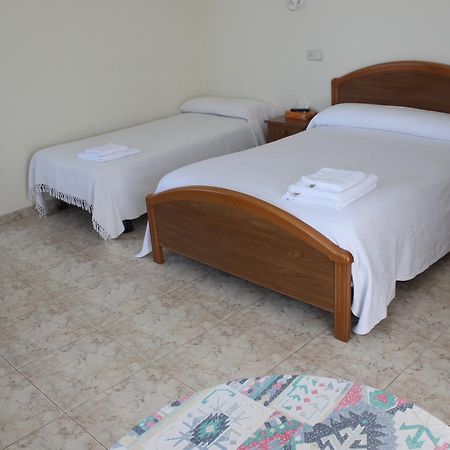 O Cruceiro Hotel Puentedeume Buitenkant foto