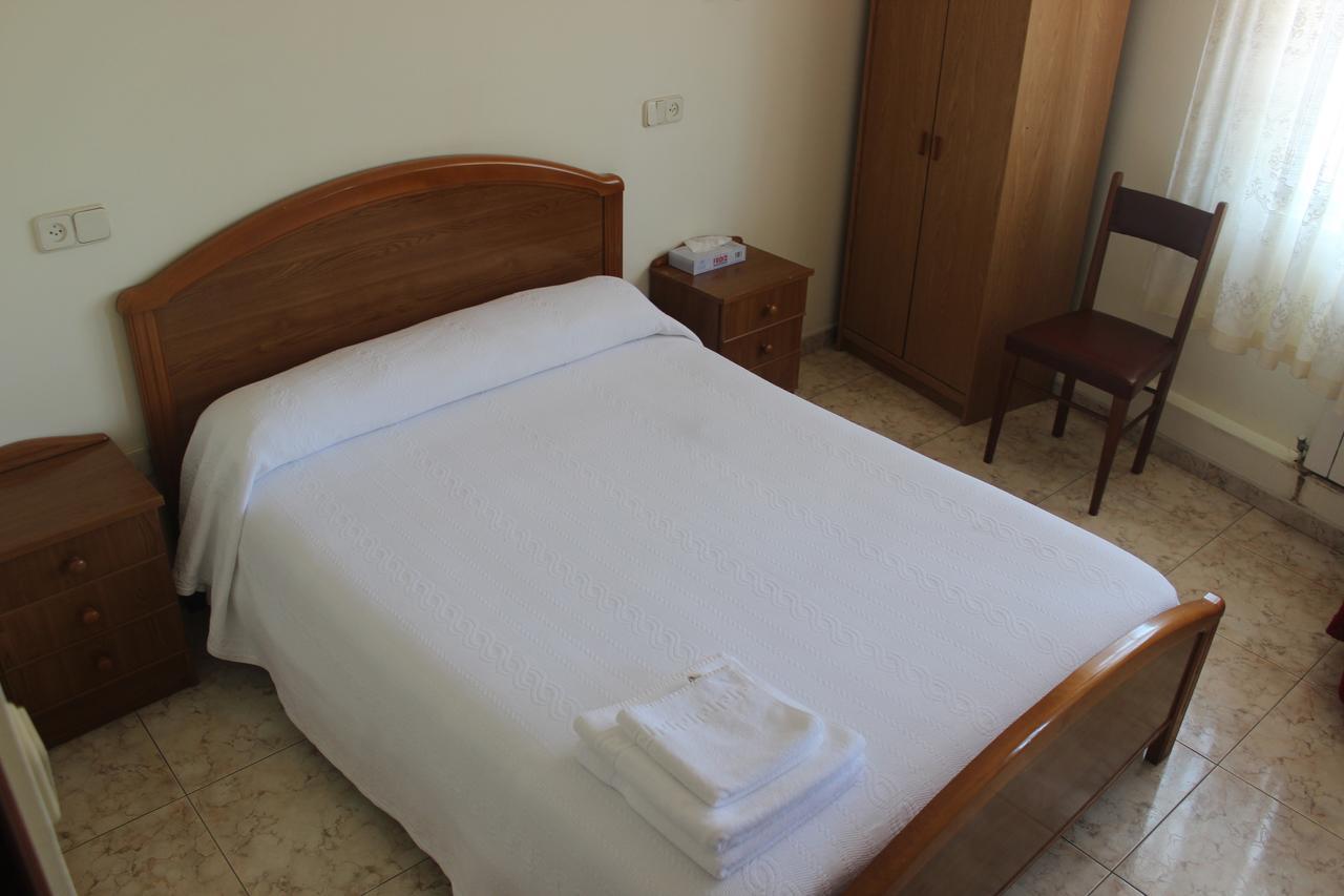 O Cruceiro Hotel Puentedeume Buitenkant foto